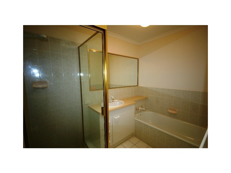 2/12 McNaughton Street, Redcliffe QLD 4020