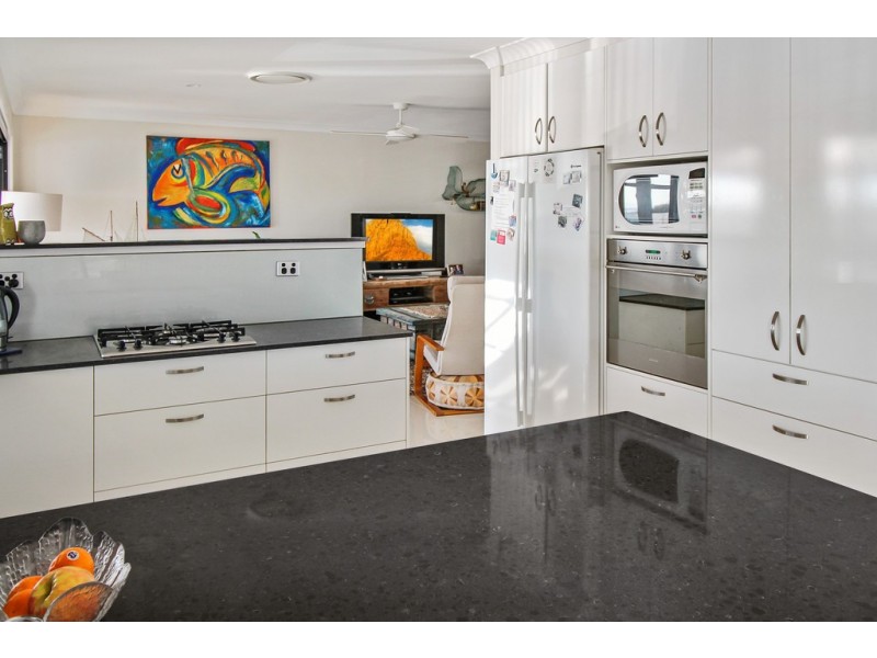 68 Southern Cross Drive, Newport QLD 4020