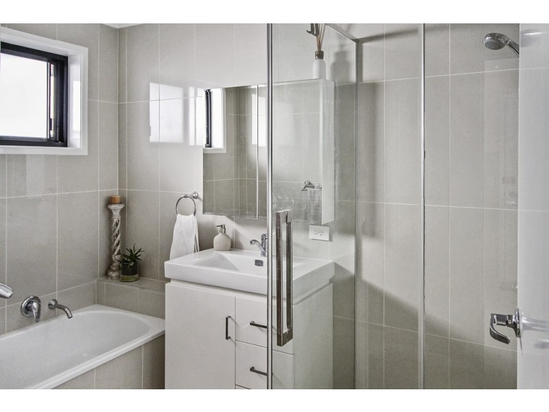 68 Southern Cross Drive, Newport QLD 4020