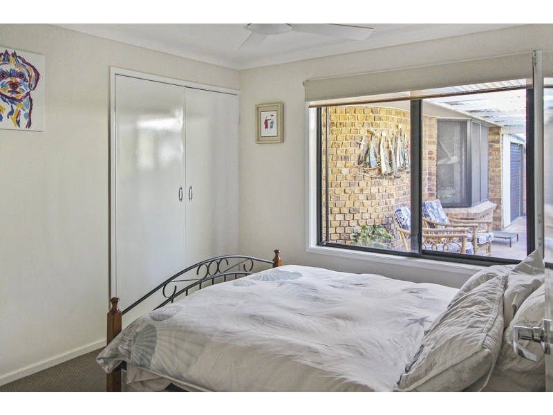 68 Southern Cross Drive, Newport QLD 4020