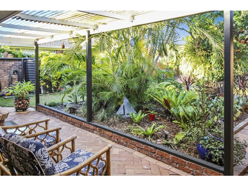 68 Southern Cross Drive, Newport QLD 4020