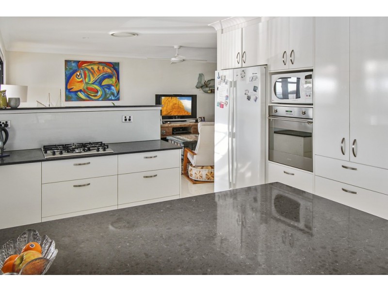 68 Southern Cross Drive, Newport QLD 4020