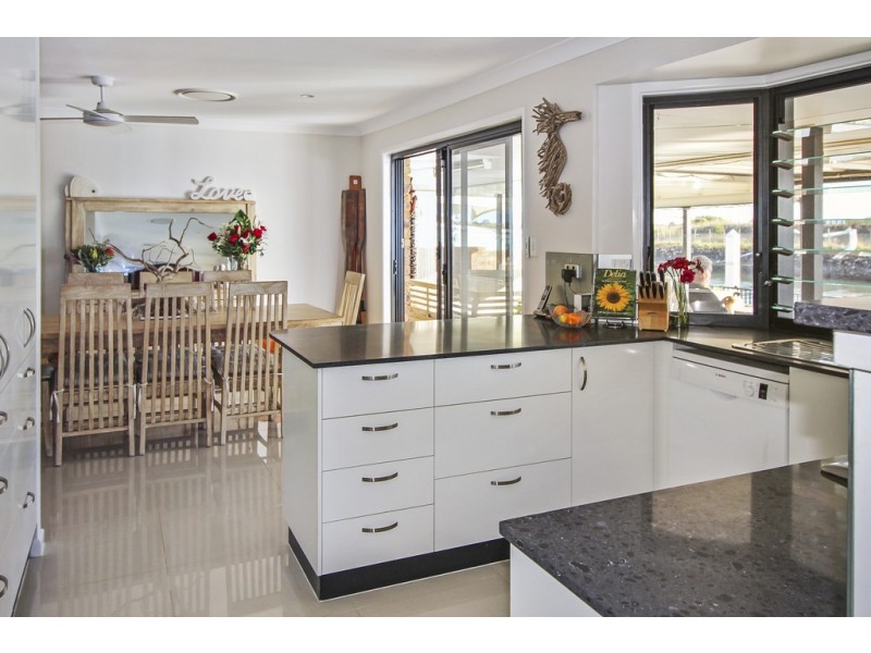 68 Southern Cross Drive, Newport QLD 4020