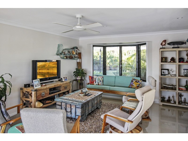 68 Southern Cross Drive, Newport QLD 4020