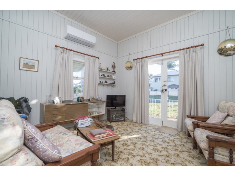 12 Margaret Street, Scarborough QLD 4020
