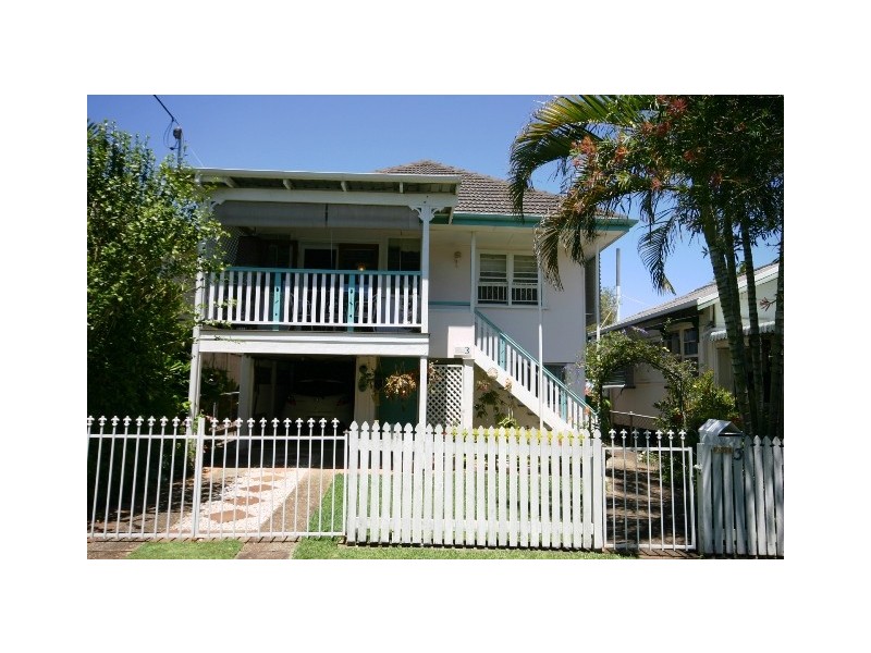 3 Third Avenue, Scarborough QLD 4020