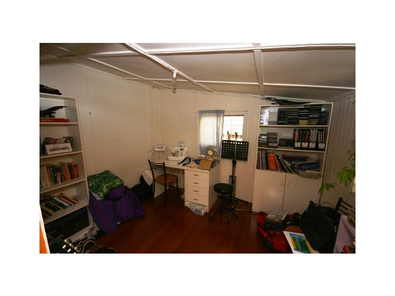 17 Sydney Street, Redcliffe QLD 4020