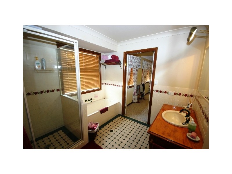 1 Chesterleaf Drive, Burpengary QLD 4505