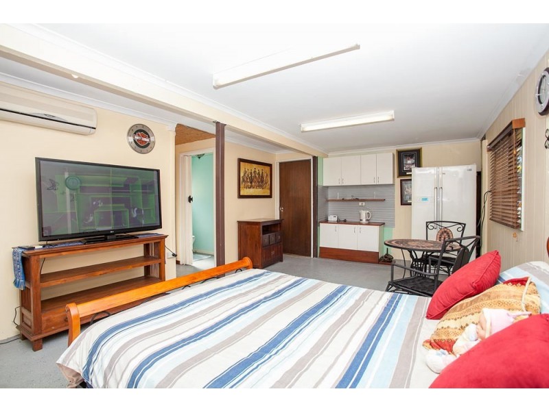 33 O’Connell Street, Redcliffe QLD 4020