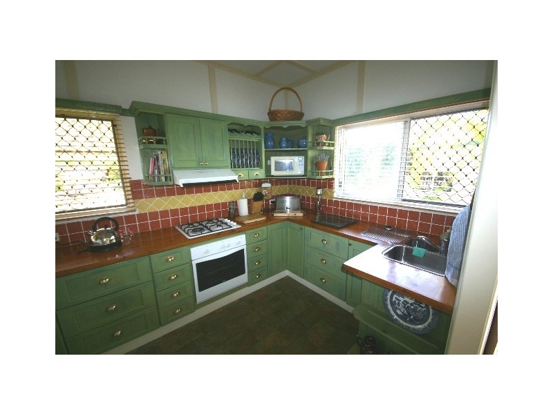 2 Frost Street, Clontarf QLD 4019