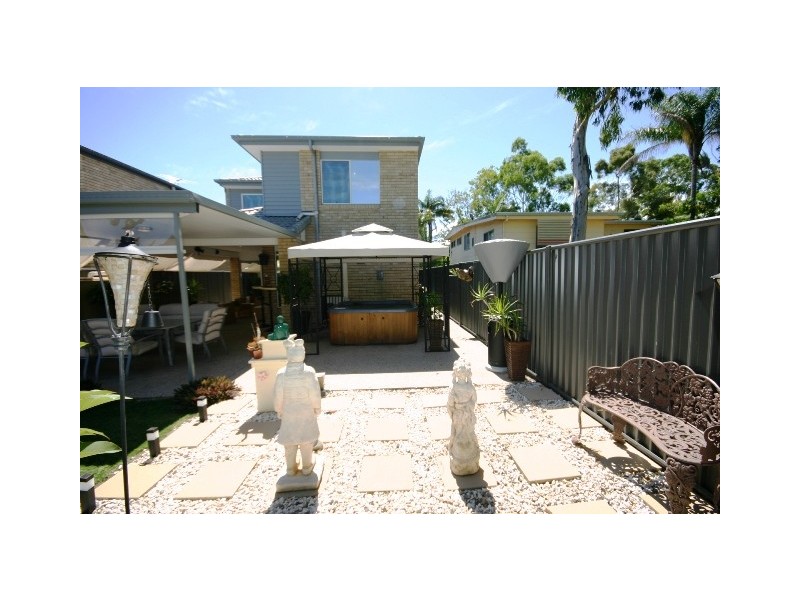 6A Roma Street, Scarborough QLD 4020