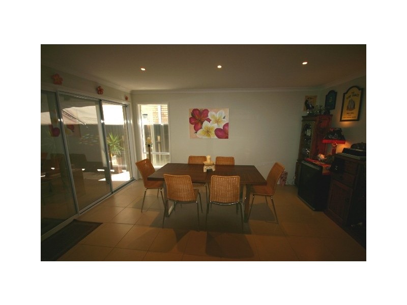 6A Roma Street, Scarborough QLD 4020