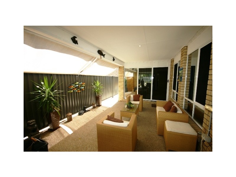 6A Roma Street, Scarborough QLD 4020