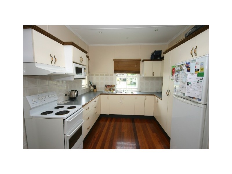 34 Brighton Street, Woody Point QLD 4019