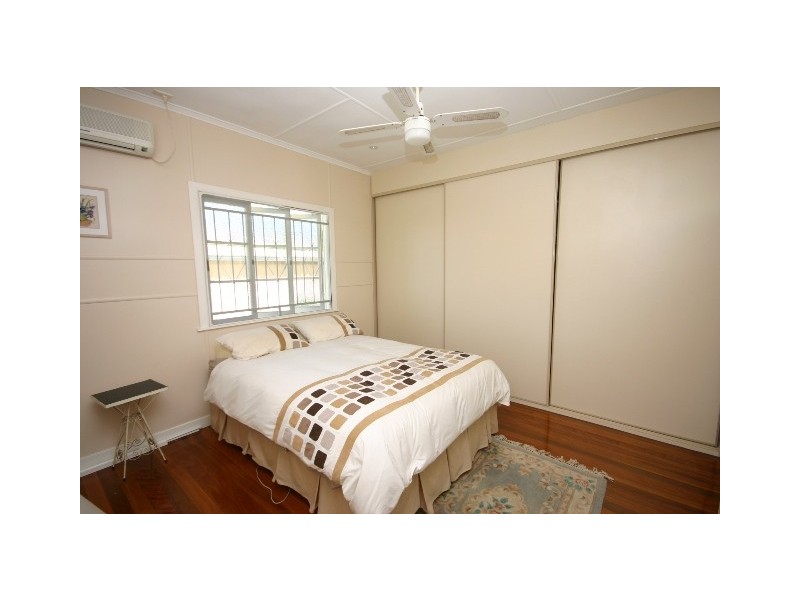 34 Brighton Street, Woody Point QLD 4019