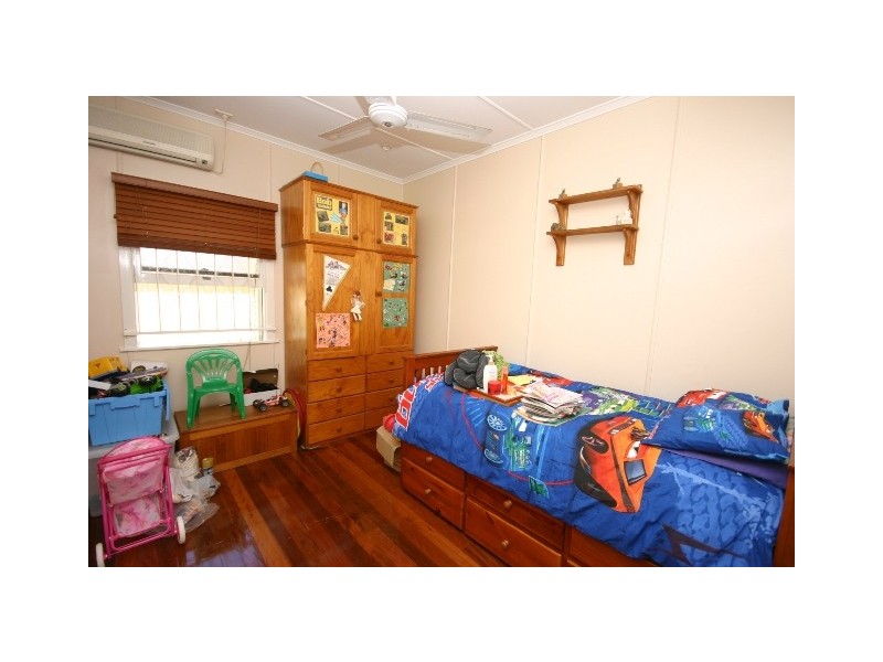34 Brighton Street, Woody Point QLD 4019