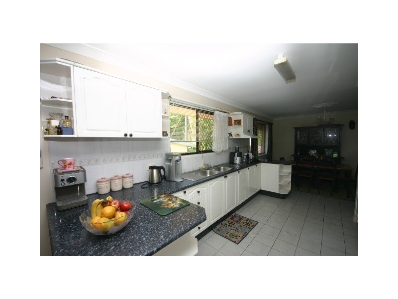 4 Thompson Court, Clontarf QLD 4019