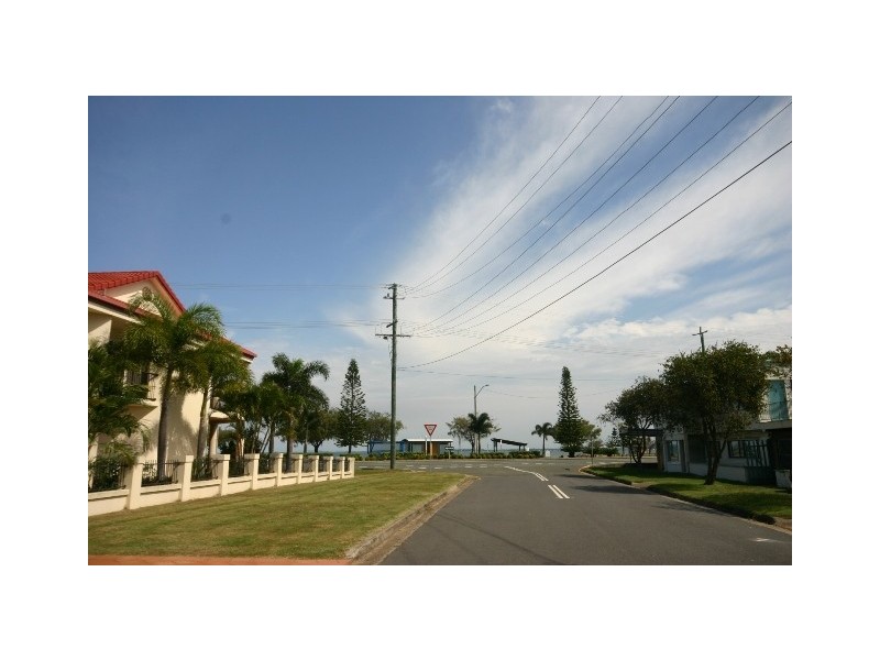 4 Thompson Court, Clontarf QLD 4019