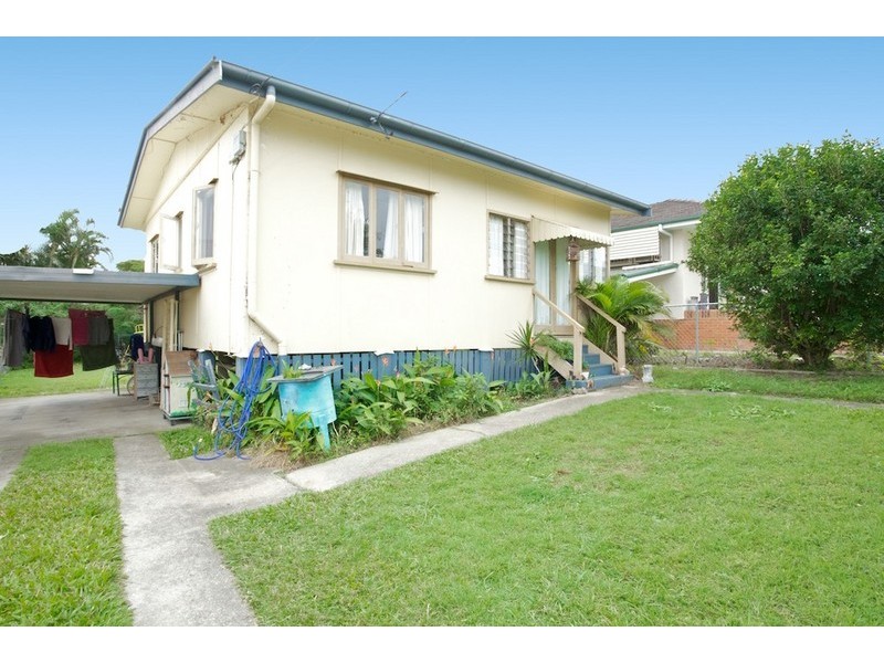 38 Pearl Street, Scarborough QLD 4020