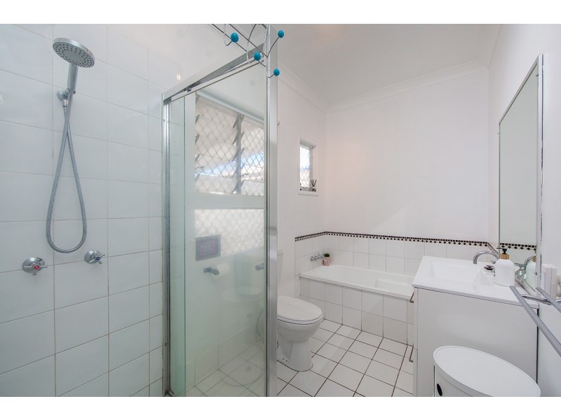 102A Arthur Street, Woody Point QLD 4019