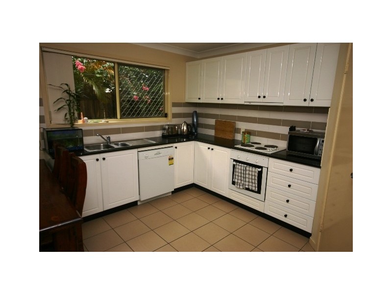 4/36 Silvyn Street, Redcliffe QLD 4020