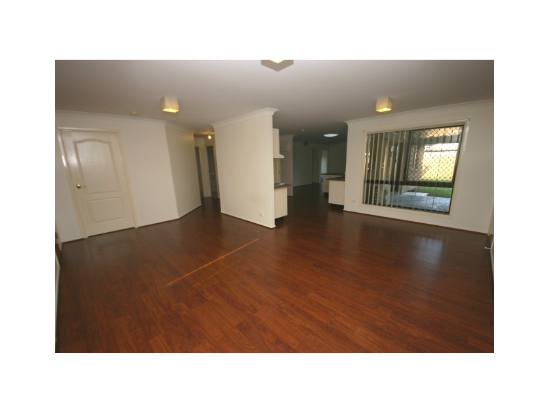 4 Dysart Street, Rothwell QLD 4022