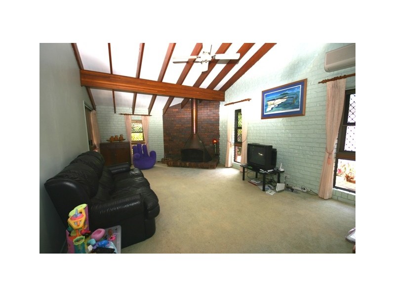 4 Riviera Court, Scarborough QLD 4020