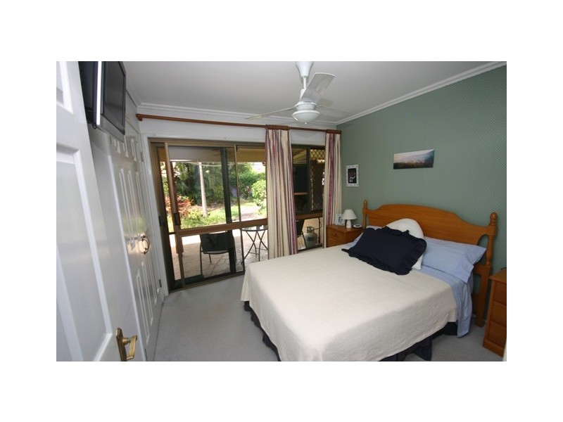 4 Riviera Court, Scarborough QLD 4020