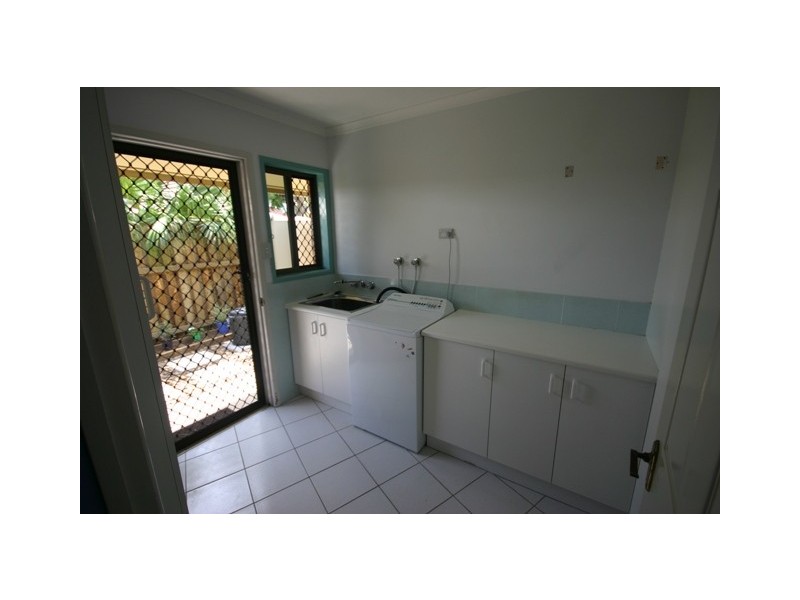 4 Riviera Court, Scarborough QLD 4020