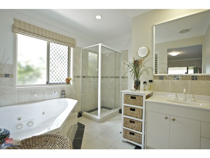 11 Finnegan Street, Rothwell QLD 4022