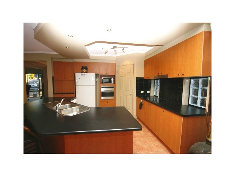 4 Barrier Street, North Lakes QLD 4509