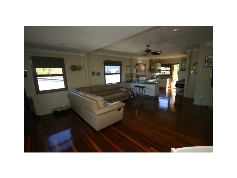 21 Scarborough Road, Redcliffe QLD 4020