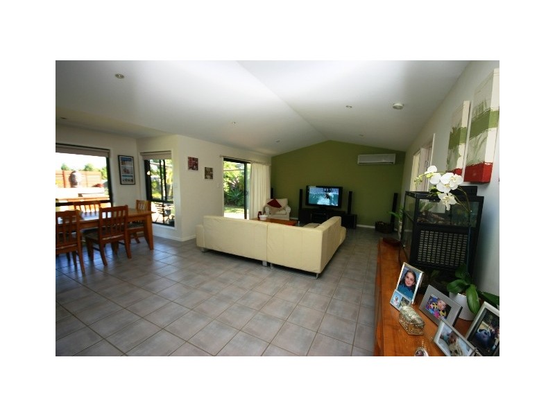 11 Zoe Place, Deception Bay QLD 4508