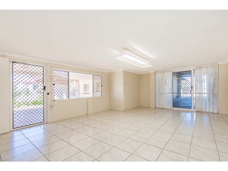 8 Garnet Street, Scarborough QLD 4020