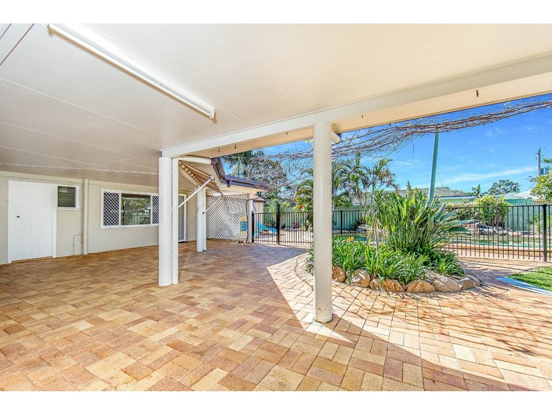 8 Garnet Street, Scarborough QLD 4020