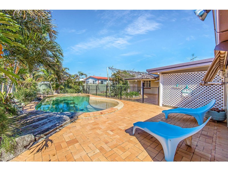 8 Garnet Street, Scarborough QLD 4020