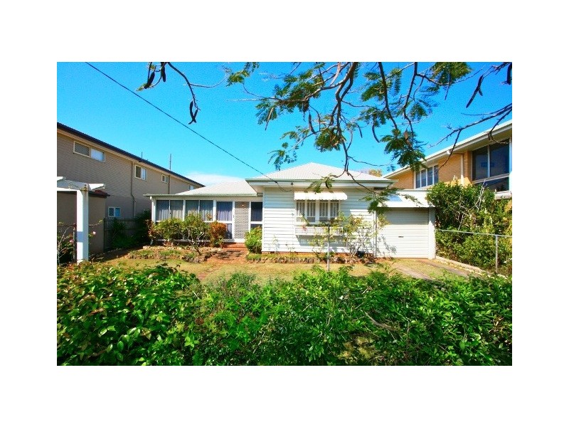 5 Queen Street, Scarborough QLD 4020