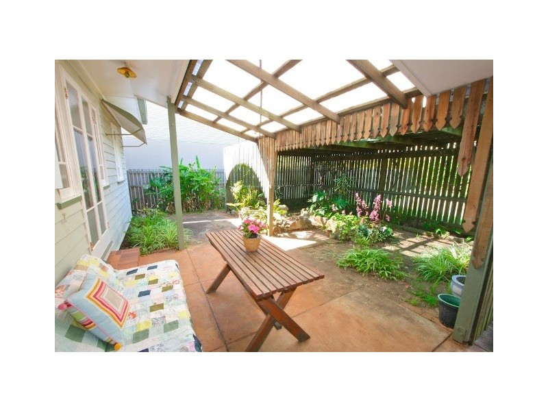 5 Queen Street, Scarborough QLD 4020