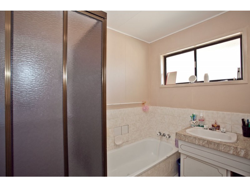 27 Sampson Street, Deception Bay QLD 4508