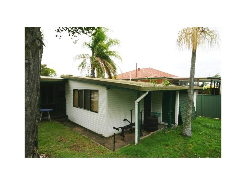 16 Herne Road, Scarborough QLD 4020