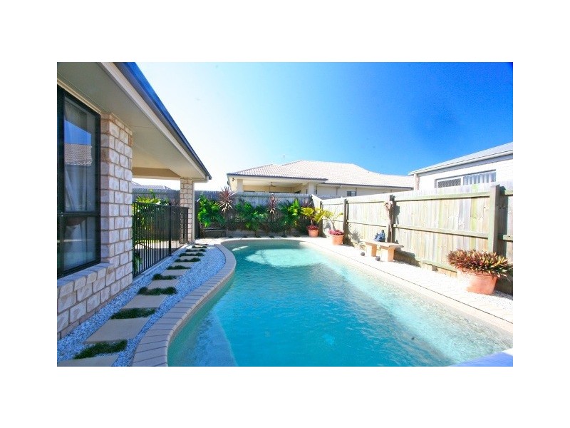 4 Amity Drive, Rothwell QLD 4022