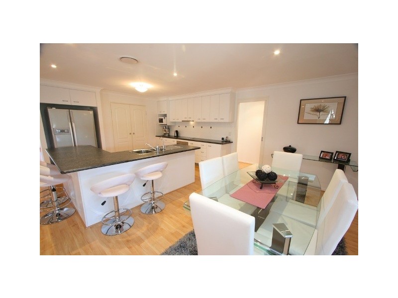 4 Amity Drive, Rothwell QLD 4022