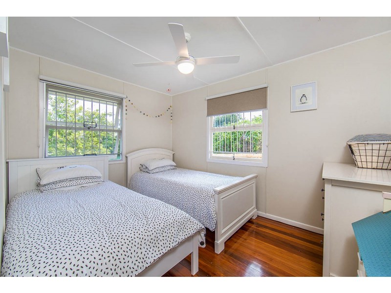 7 Amanda Street, Scarborough QLD 4020