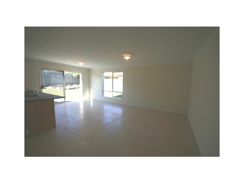 1/9 Lady Bowen Parade, Rothwell QLD 4022