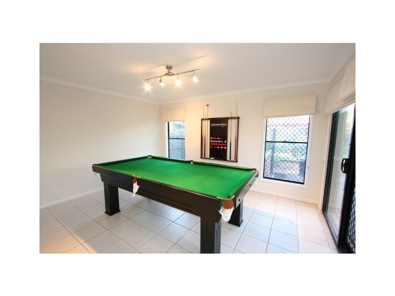 10 Queen Street, Scarborough QLD 4020