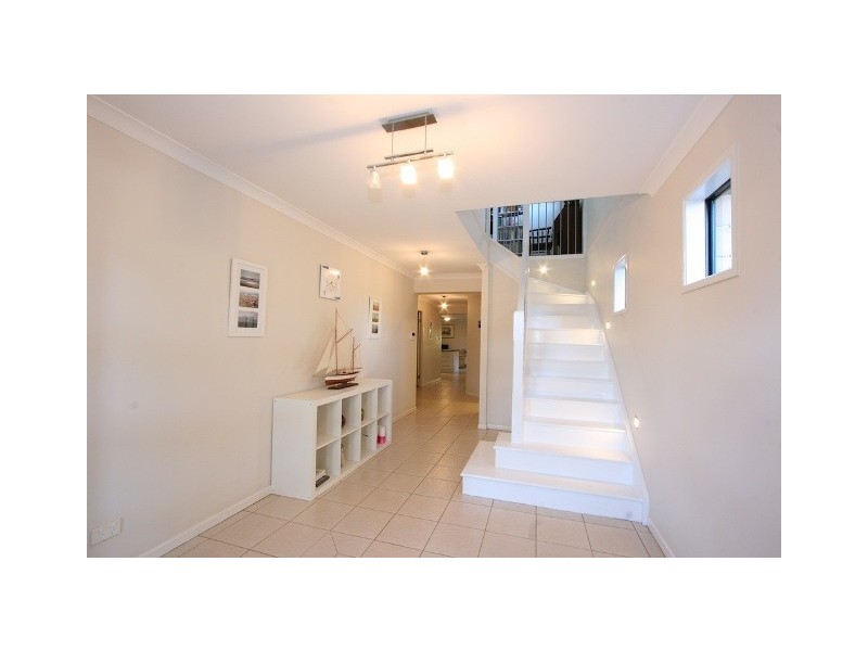 10 Queen Street, Scarborough QLD 4020
