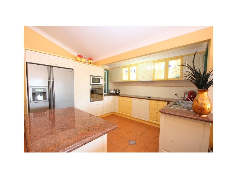 2 France Court, Newport QLD 4020