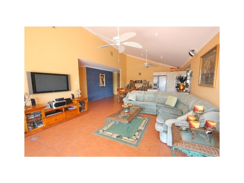 2 France Court, Newport QLD 4020