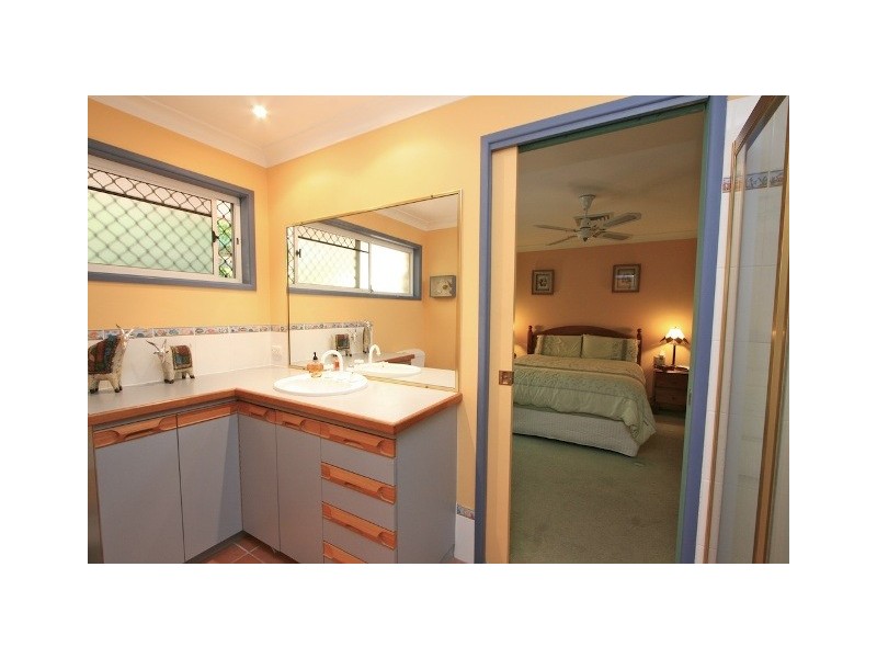 2 France Court, Newport QLD 4020