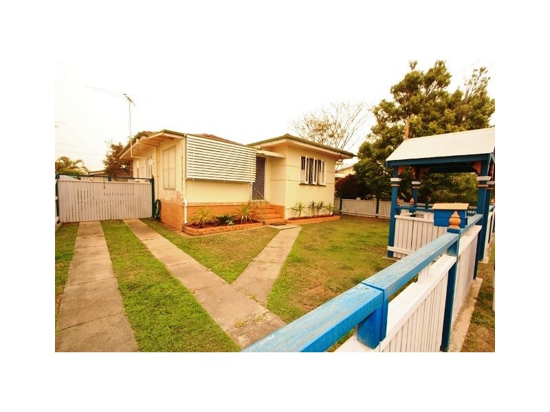 21 Garnet Street, Scarborough QLD 4020